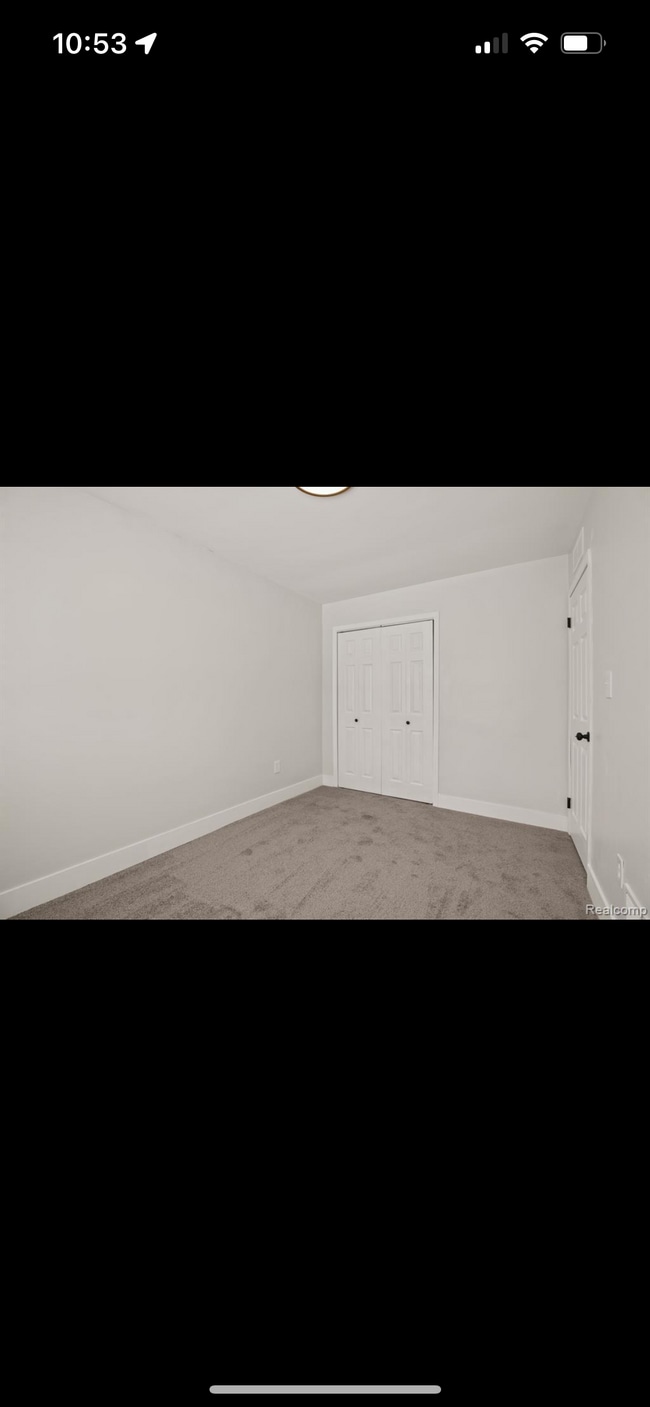 Building Photo - Newly Remodel Home