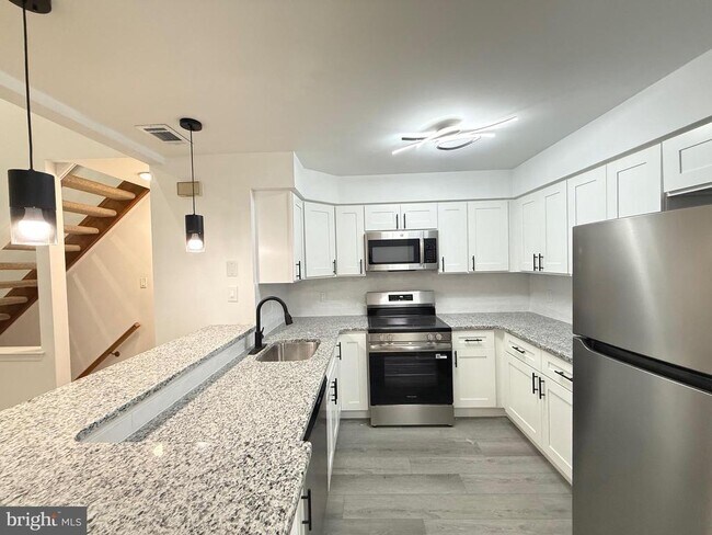 Building Photo - 1512 Foxmeadow Cir