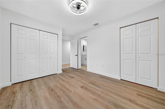 Building Photo - 7607 4th Ave W