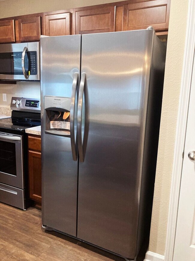 Building Photo - Roomy 3BR Home in NW Jacksonville – 2.5 Ba...
