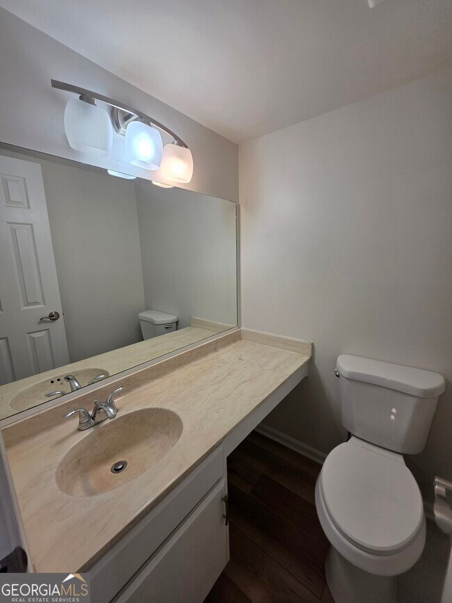 Building Photo - 76 Cobblestone Creek