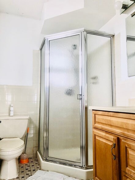 Building Photo - 9229 Queens Blvd