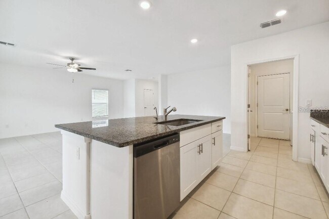 Building Photo - 6335 Ten Acre Ct