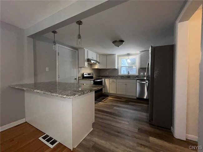 Building Photo - 3 Wills Dr