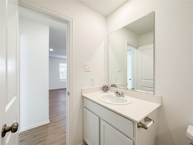 Building Photo - 1480 Las Cuevas Dr