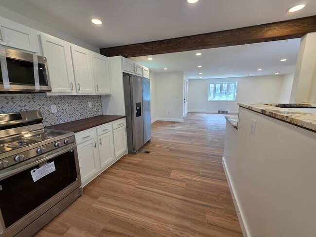 Building Photo - Fully Updated 3-bedroom, 2-bathroom house for rent in North Allegheny School District!