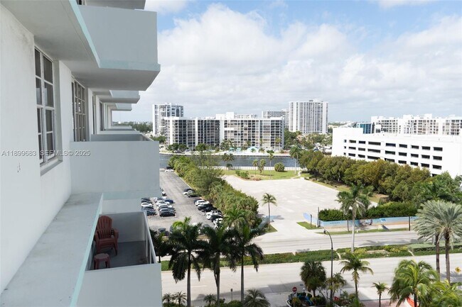 Building Photo - 3725 S Ocean Dr