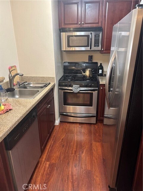 Building Photo - 5530 Owensmouth Ave