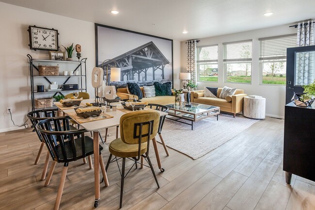 Building Photo - Modern 2 Bed / 2 Bath 1st Floor Condo w/ 1...
