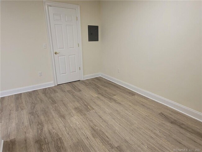 Building Photo - 128 East Ave