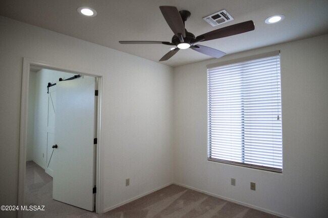 Building Photo - 5237 E Calle Vista De Colores