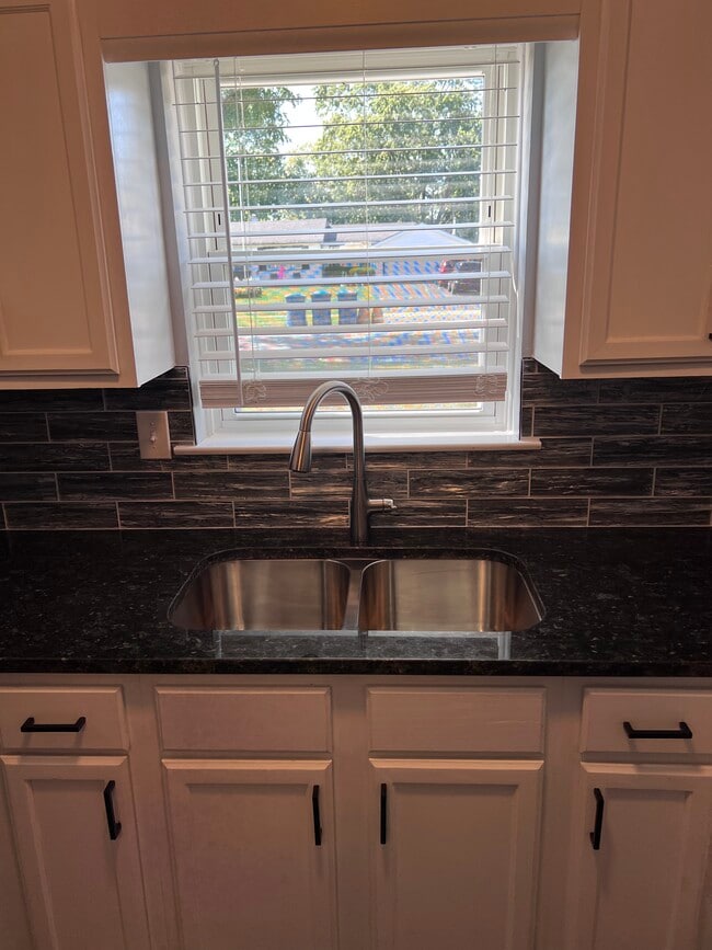 Building Photo - 3760 W 120th St