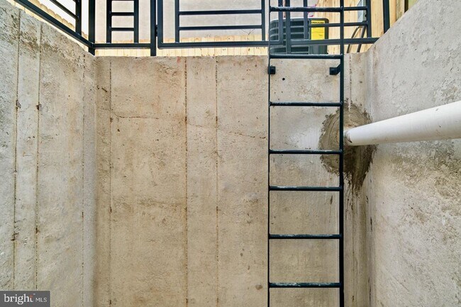 Building Photo - Brand New Luxury Apartments