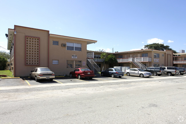 Building Photo - Lion King Apartments