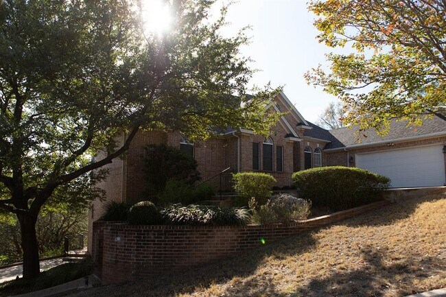 Building Photo - 6801 Winterberry Dr