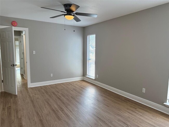 Building Photo - 10008 Barrington Cove