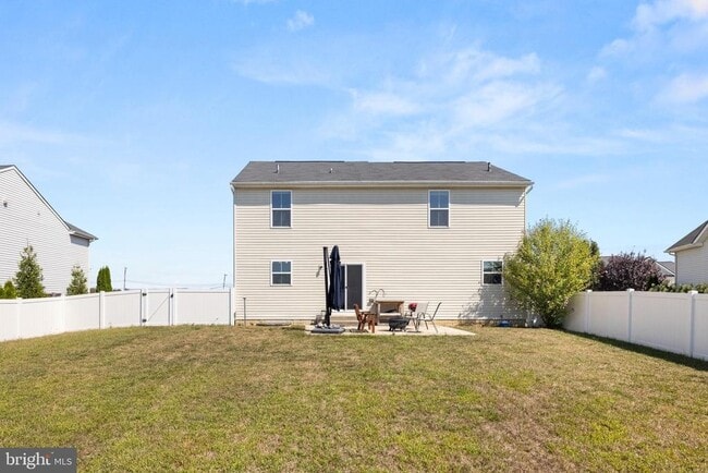 Building Photo - 66 Shrewsbury Dr