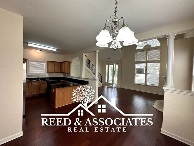 Building Photo - 3 Bedroom in Mud Island!