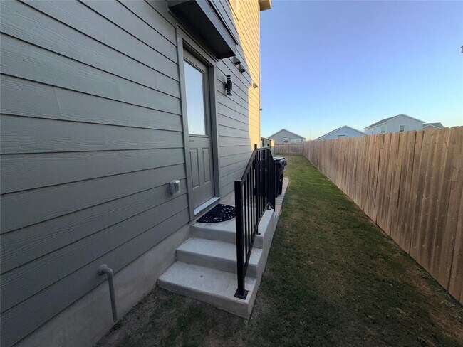 Building Photo - 228 Texas Angel Wy