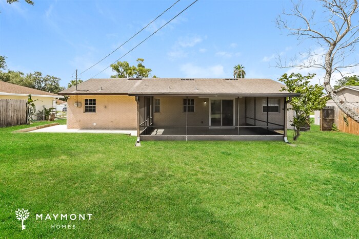 Building Photo - 1025 Ireland Dr