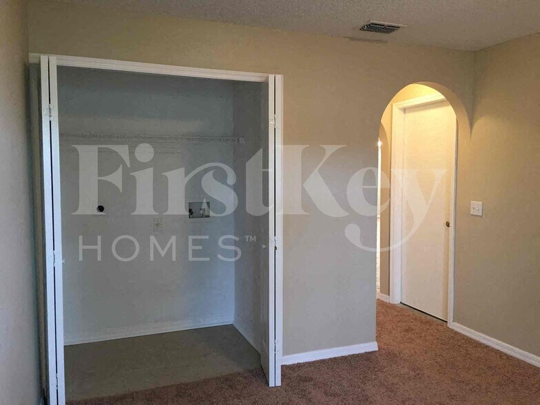 Building Photo - 3638 Queens Cove Blvd