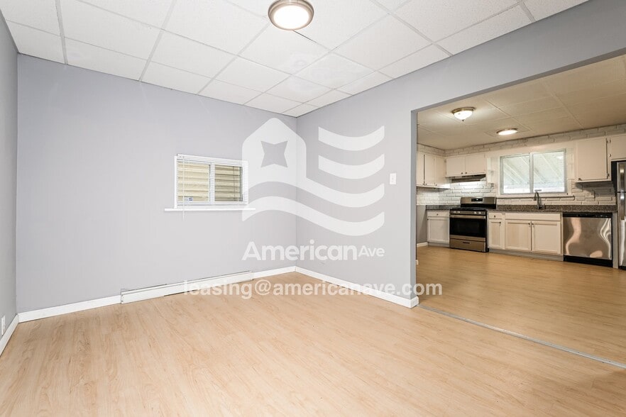 Building Photo - 1611 4th Ave