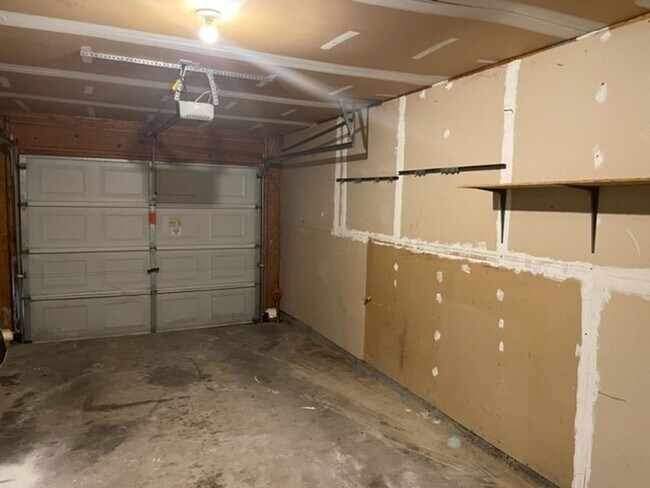 Building Photo - **MOVE IN WITH NO SECURITY DEPOSIT**8205 Autumn Greene Dr: Spacious 4 BR, 2.5 BA home only 2 mile...