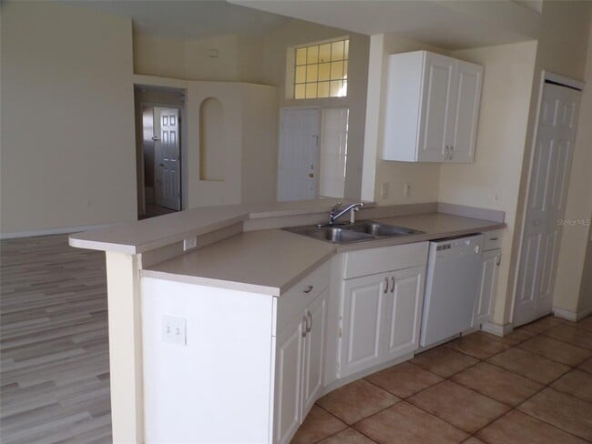 Building Photo - 2563 Davenport Cir