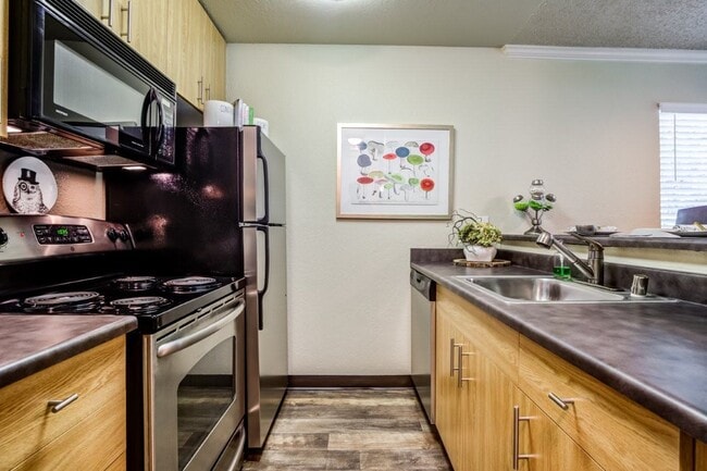 Building Photo - Vue Kirkland