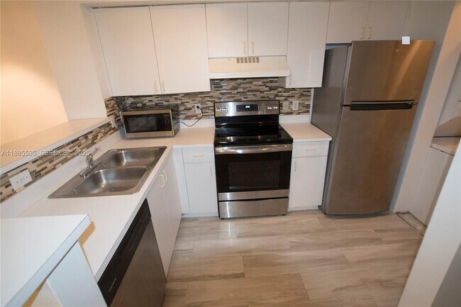 Building Photo - 12130 St.Andrews Pl