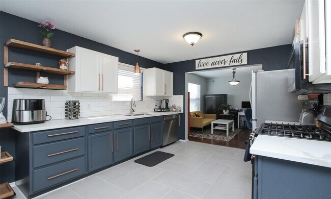 Building Photo - 6010 Ridgebriar Ln