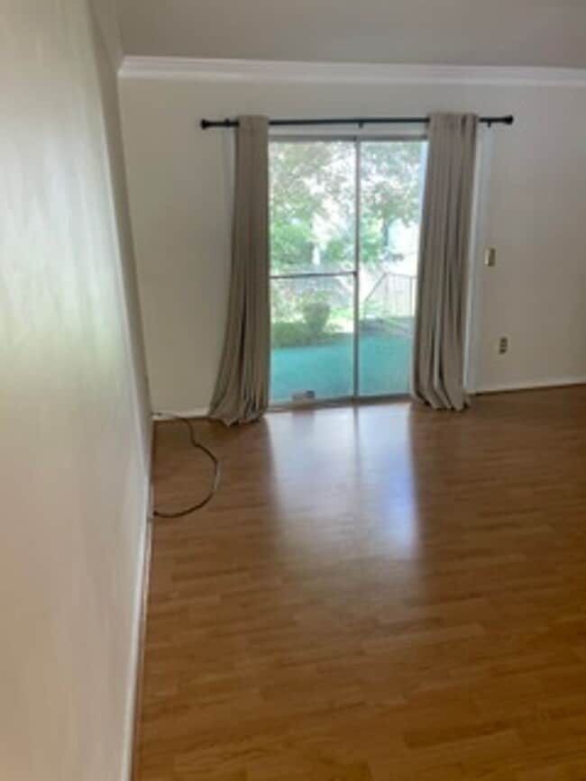 Building Photo - 3600 Chateau Dr