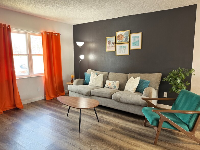 Building Photo - 4590 76th Ave N