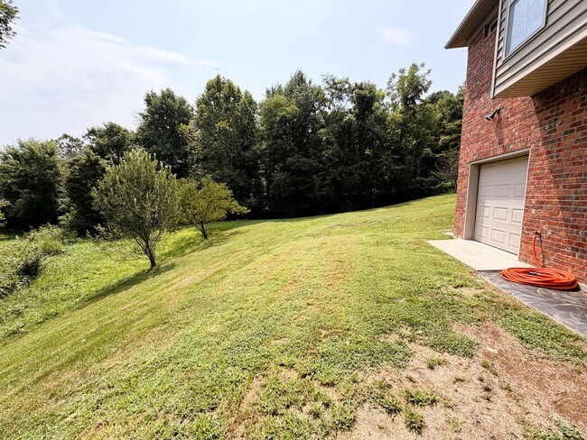 Building Photo - 8123 Autumn Dr