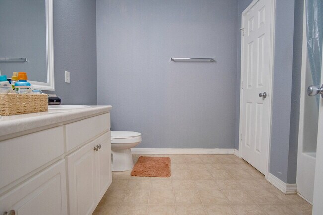 Building Photo - Move-in Special- $250 off the first month's rent.- Spacious 3 Bedroom Home Minutes from Downtown ...