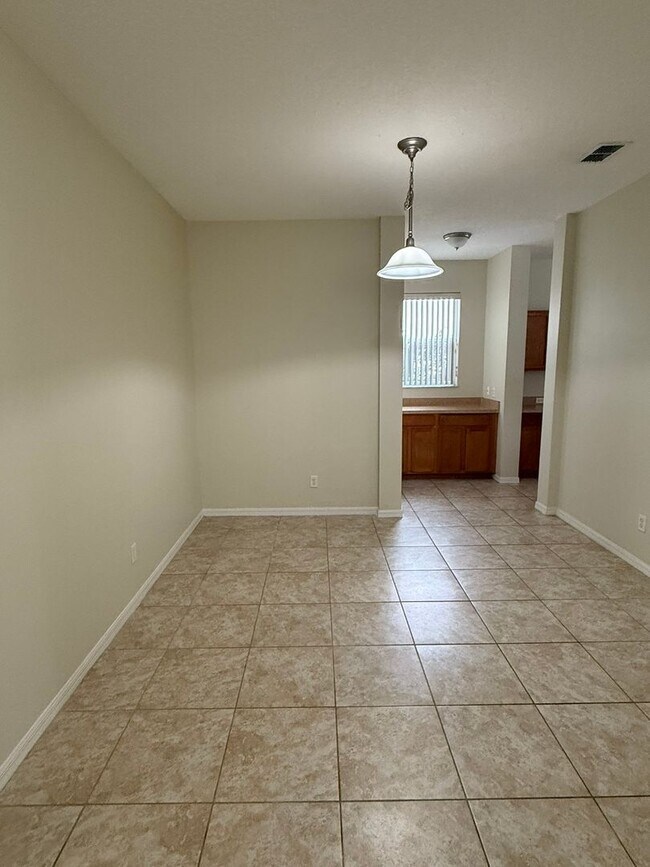 Building Photo - Chickasaw Place 3 Bedroom +Office or 4th B...