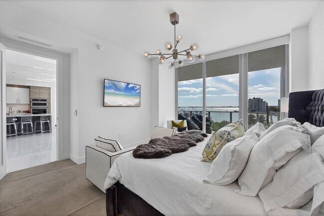 Building Photo - 1155 N Gulfstream Ave