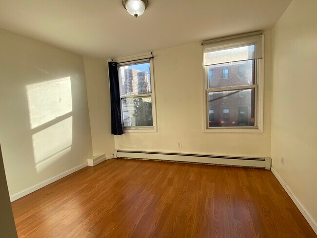 Building Photo - 236 2nd St