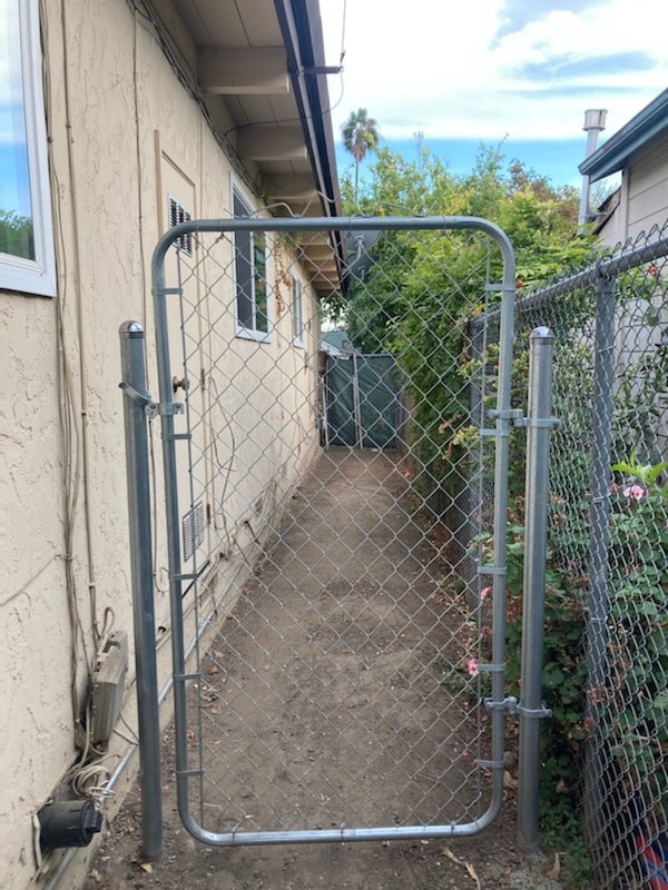 Building Photo - 1666 Whitton Ave