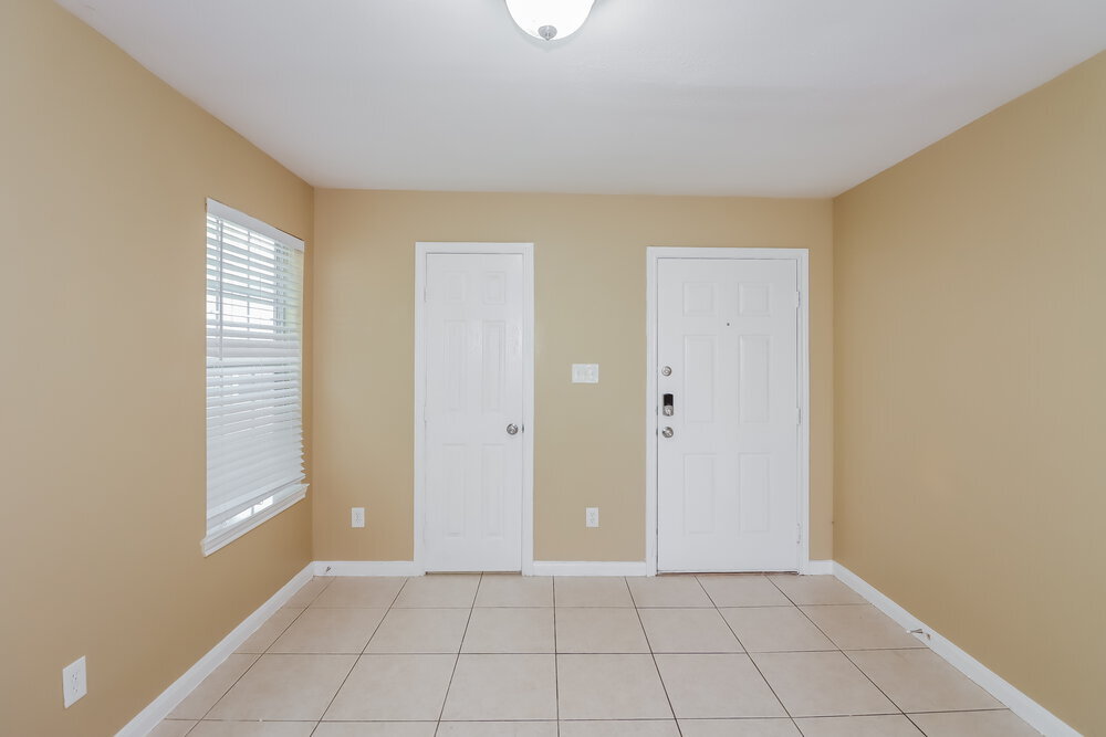 Building Photo - 4962 N Cancun Dr