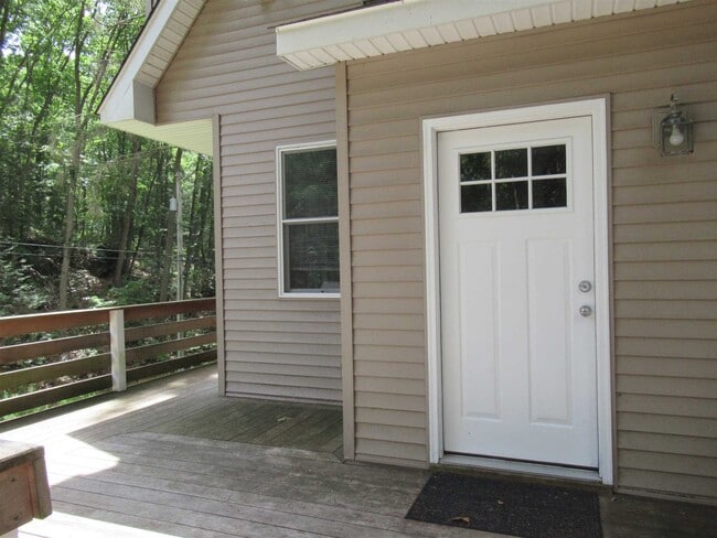 Building Photo - 101 Bundy Hill Rd