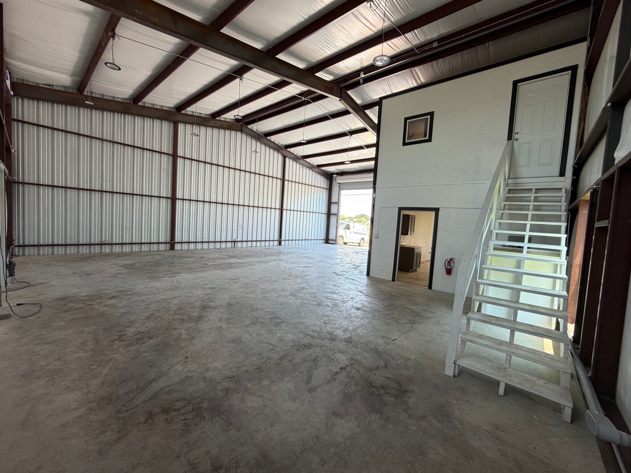 Building Photo - 4072 Old Lorena Rd