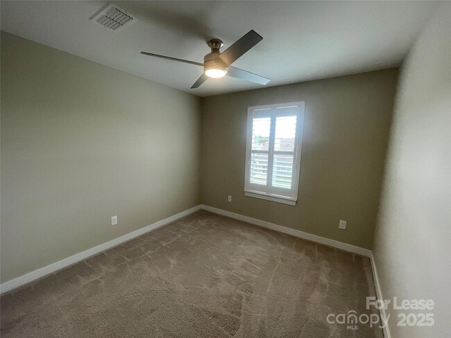 Building Photo - 1539 Spruce Ln