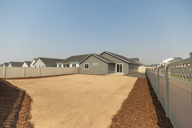 Building Photo - 10601 W Garganey Dr