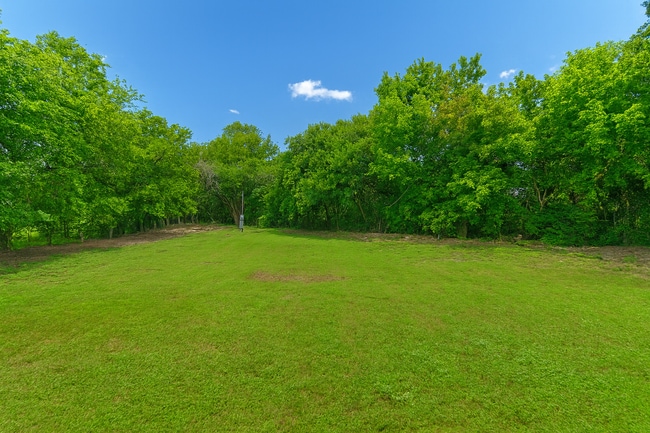 Building Photo - 6202 Brookside Dr