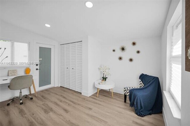 Building Photo - 6540 SW 4th St