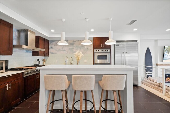 Building Photo - 9842 Portola Dr