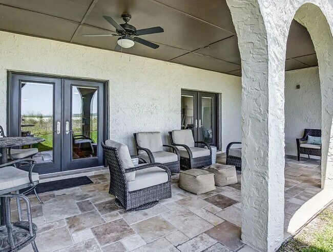 Building Photo - 2415 Costa Verde Blvd