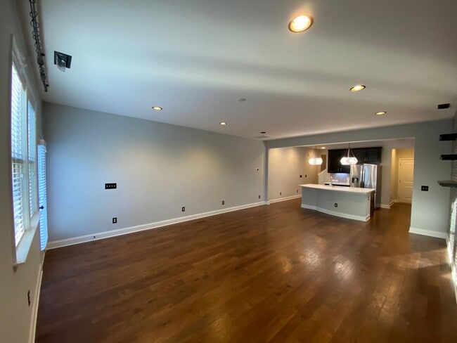 Building Photo - Immaculate Hillsborough Townhome