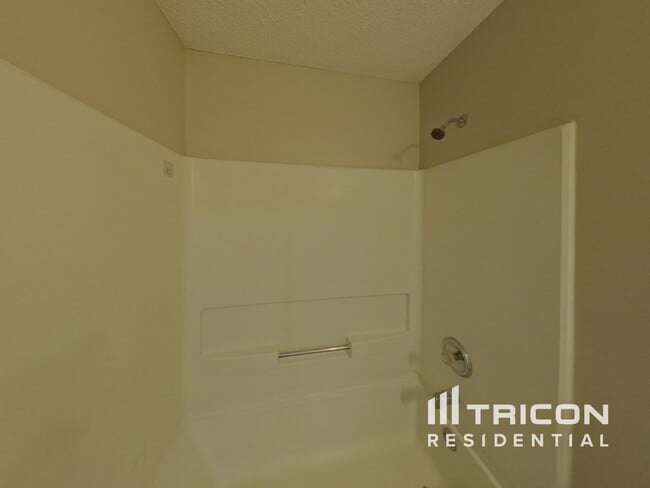 Building Photo - 5753 Village Loop